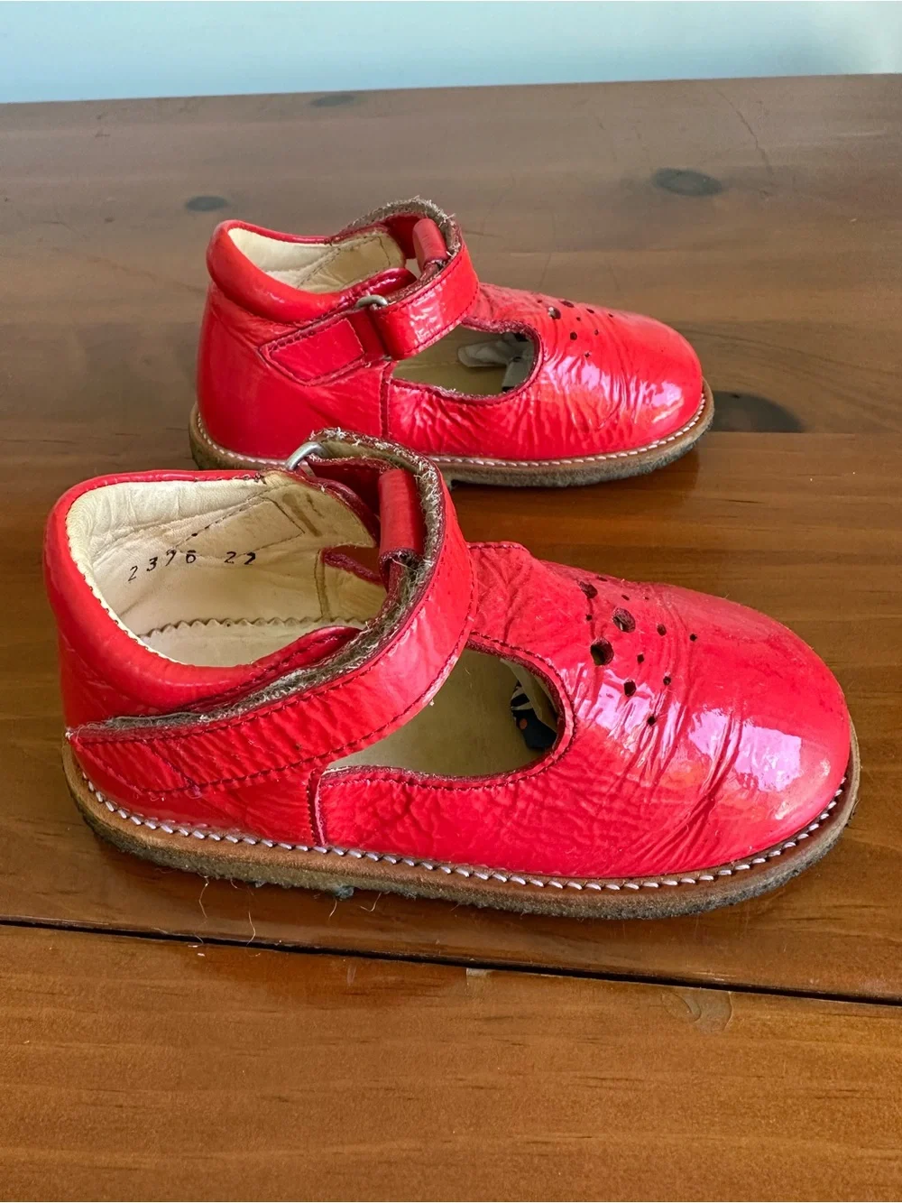 Angulus Red Patent Leather Mary Janes ~6 (EU 22)